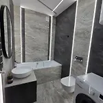 люкс 2 *